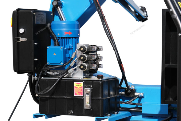 Шиномонтажный станок для грузовых авто NORDBERG 46TRK26