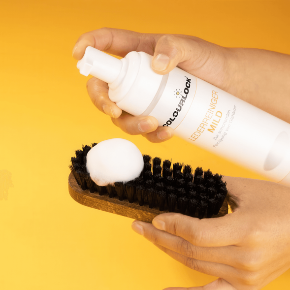 Средство для чистки кожи COLOURLOCK Lederreiniger Mild, 200 мл LZ-121059