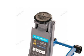 Домкрат подкатной NORDBERG N32032 cо сверхнизким подхватом и педалью