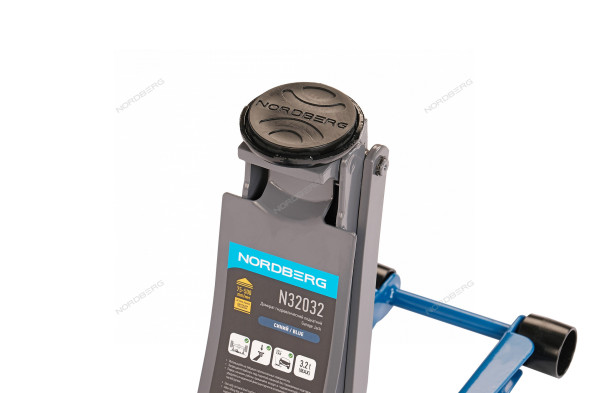 Домкрат подкатной NORDBERG N32032 cо сверхнизким подхватом и педалью