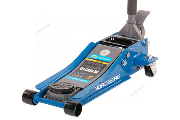 Домкрат подкатной NORDBERG N32032 cо сверхнизким подхватом и педалью