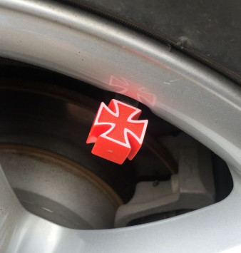 Колпачки на нипель  Крест  Красный (цена за 1шт)