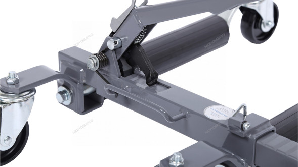 Домкрат подкатной механический NORDBERG N3S2G для перемещения автомобиля