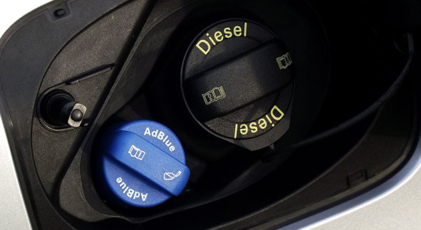 Крышка на бензобак Adblue EURO 5 дизель &quot;Mersedec&quot; пластик