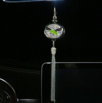 Подвески на зеркало заднего вида для освежителя Mazda