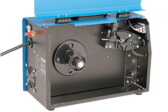 Инверторный сварочный аппарат NORDBERG WMI121 (MIG/TIG/MMA)