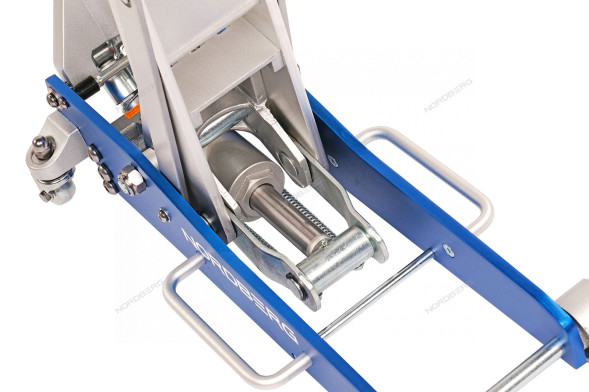 Облегченный алюминиевый домкрат NORDBERG N32030N (3 тонны)