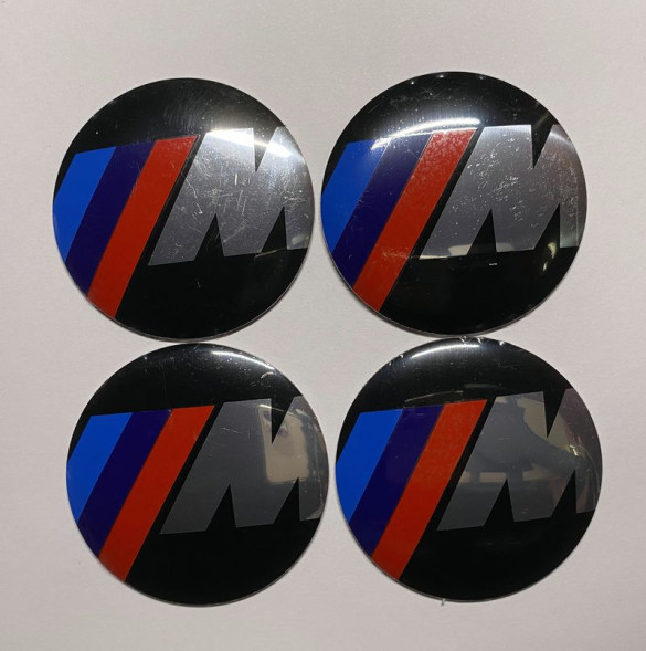 Этикетки на диски (метал)  диам. 56,5мм.  &quot;BMW //M&quot;  (4 шт.)