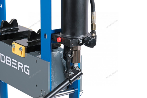 Напольный пресс NORDBERG N3620 с ручным приводом