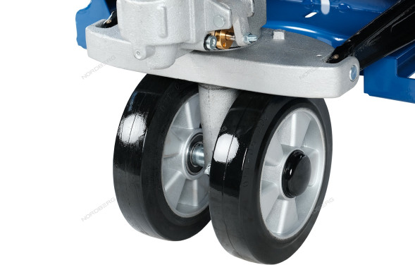 Усиленная тележка складская (рохла) гидравлическая NORDBERG N3901-25R с резиновыми колесами