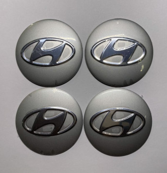 Этикетки на диски (метал)  диам. 56,5мм.  &quot;HYUNDAI&quot; серебро  (4 шт.)
