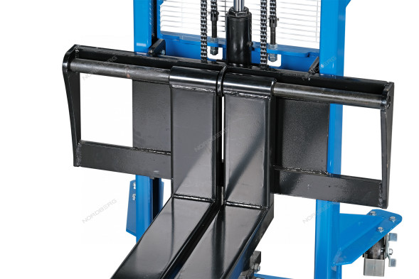 Ручной гидравлический штабелер N3906-15 (1,5 тонны)