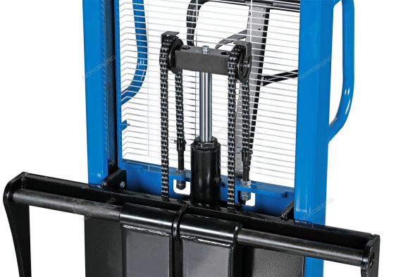 Ручной гидравлический штабелер N3906-15 (1,5 тонны)