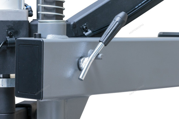 Шиномонтажный полуавтоматический станок NORDBERG 4639 (2 скорости, взрывная подкачка)