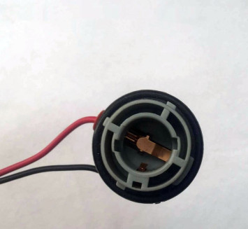 ЭТ Колодка соед. автолампы T15   стоп-сигнал 1 контакт (2 провода)  (цена за 1штуку)