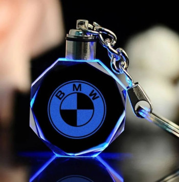 Брелок кристалл прозрачный с подсветкой  SKODA