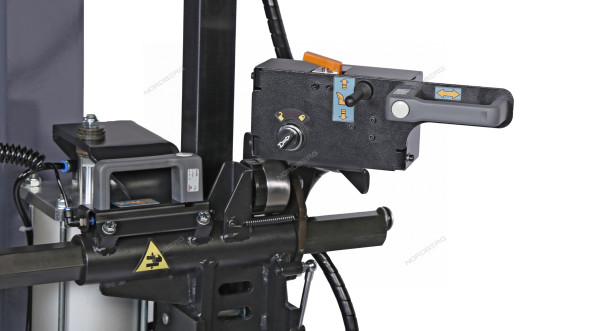 Суперавтоматический шиномонтажный станок NORDBERG 4637 с автоматической монтажной головкой