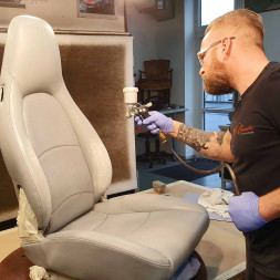 Краска для кожи  фиолетовый COLOURLOCK Lederfarbe violet 250 мл LZ-224602