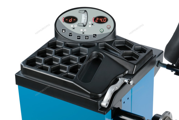 Балансировочный станок NORDBERG 4523N1 с автоматическим вводом 2-х параметров, лазером и автостопом