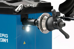 Балансировочный станок NORDBERG 4523N1 с автоматическим вводом 2-х параметров, лазером и автостопом