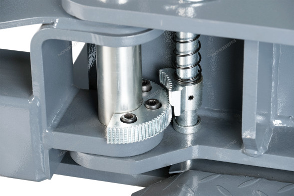 Двухстоечный подъемник NORDBERG N4124AM-4,5G с нижней синхронизацией