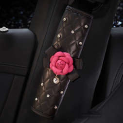 Накладка на ремень безопасности  Роза красная экокожа со стразами  (2шт.)