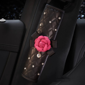 Накладка на ремень безопасности  Роза красная экокожа со стразами  (2шт.)
