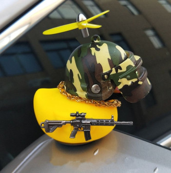 Игрушка на торпедо &quot;УТКА&quot; (сварщик с автоматом) хаки   9см*7,5см