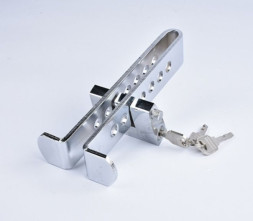 Замок противоугонный на педаль газа  18,5см.