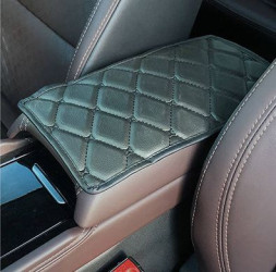 Чехол на подлокотник экокожа РОМБ на двух резинках Черный с чер. ниткой (плоский)