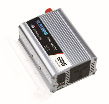 Преобраз. напряжения Carlife 12-220V 600W, (пиковая 1200W)