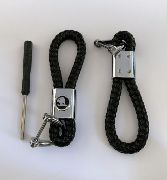 Брелок кожа плетенная  SKODA  Черный