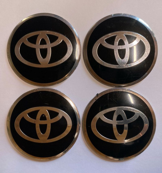 Этикетки на диски (метал)  диам. 56,5мм.  &quot;TOYOTA&quot; черный  (4 шт.)