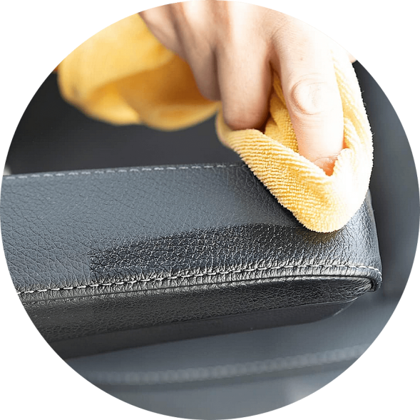 COLОбезжириватель и Пятновыводитель  с поверхностей кожи пластика COLOURLOCK Entfetter, 150 мл. LZ-29019-DE-150