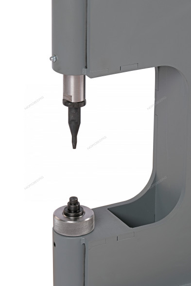 Пневматический станок NORDBERG NR8PM для заклепки тормозных колодок (цилиндр 160 мм)