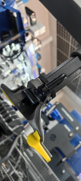 Прижимной рычаг для борта шины CT-S-0500000