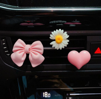 Украшение на дефлектор  №5 &quot;бант,цветок,сердце  3шт.&quot;